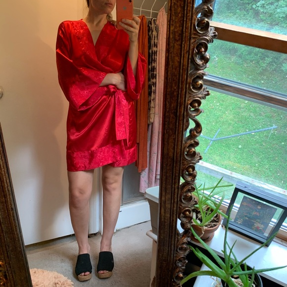 Vintage Victoria’s Secret Red Satin Robe Duster OS - Picture 6 of 10